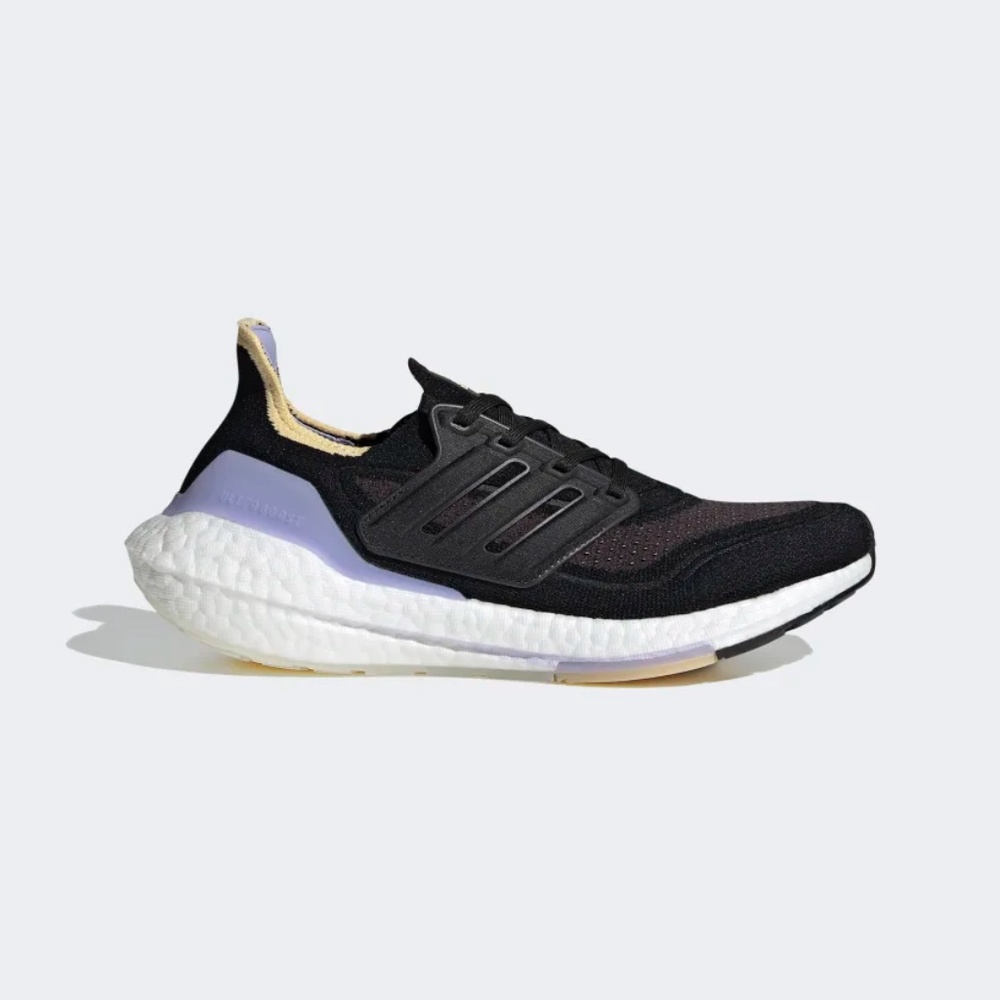 [NEW] Women's adidas UltraBoost 21‎ Shoes S23841